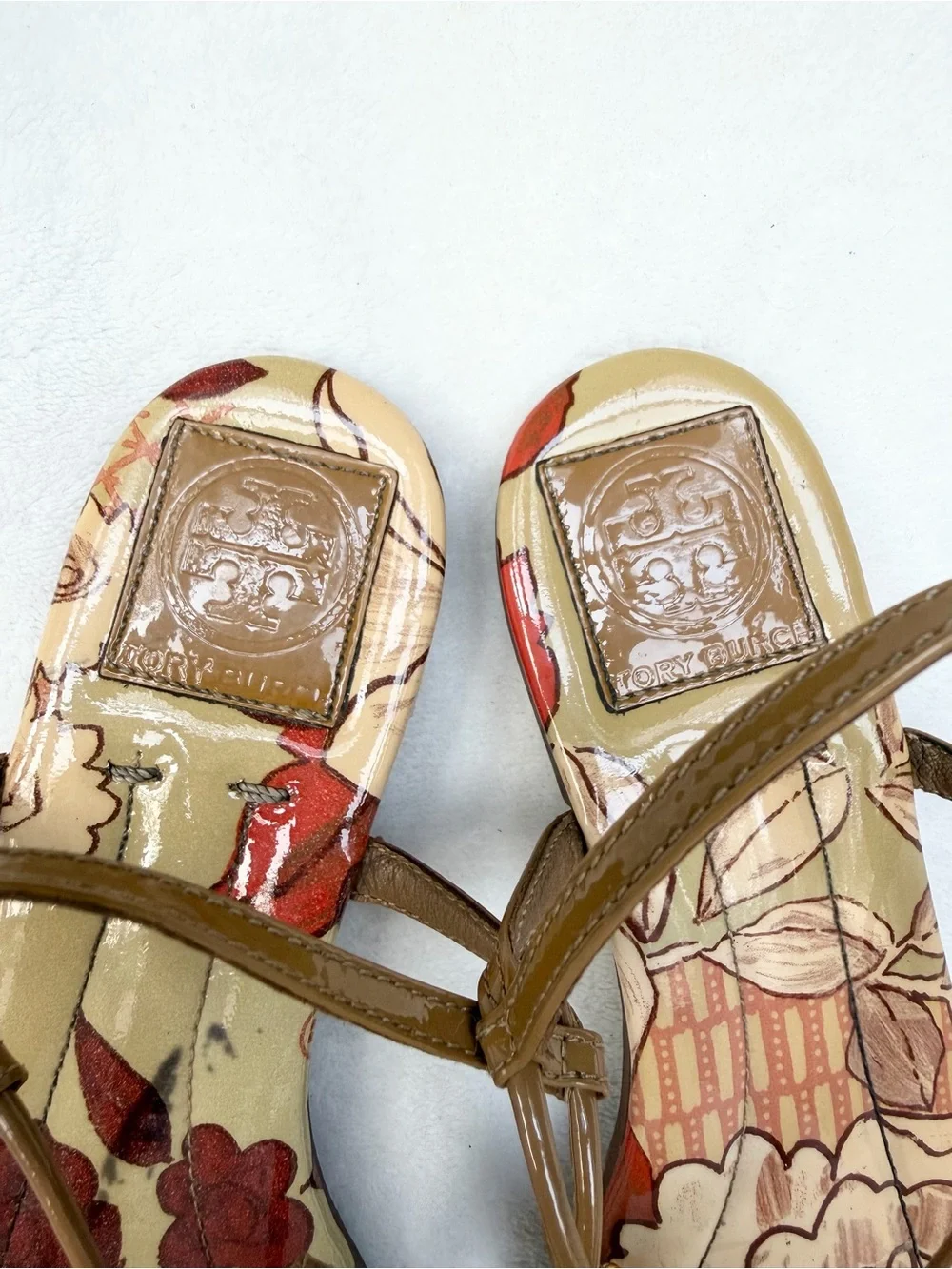 Tory Burch Women’s Floral Print T-Strap Flat Sandals 7.5